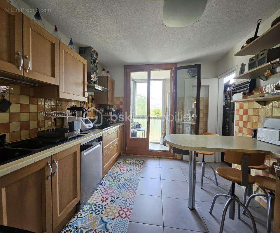 Appartement à LE PONT-DE-CLAIX