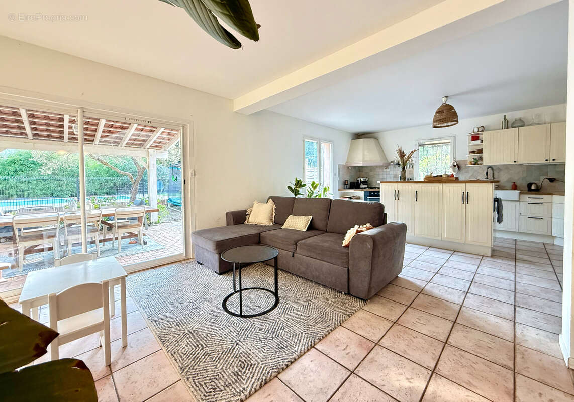 Maison à SOLLIES-TOUCAS