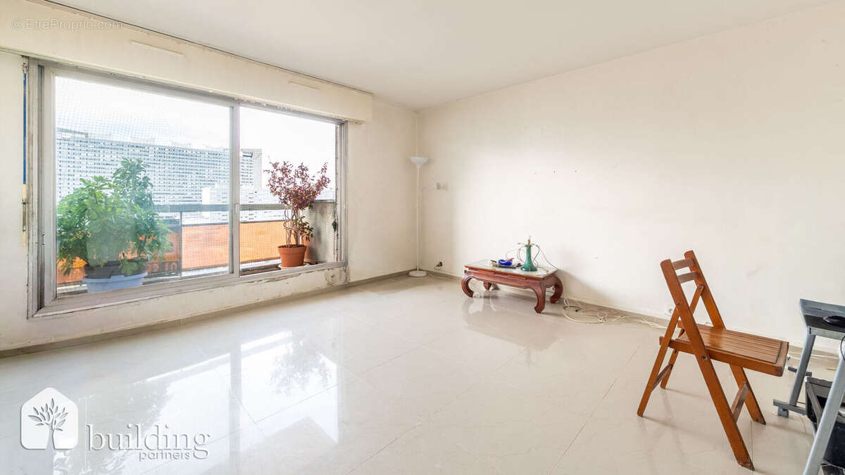 Appartement à COURBEVOIE