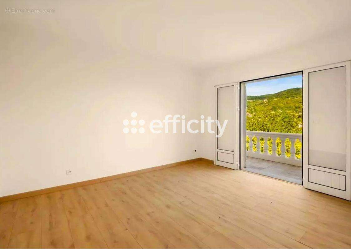 Maison 245 m² à Rochetaillee-Sur-Saone  - photo 19