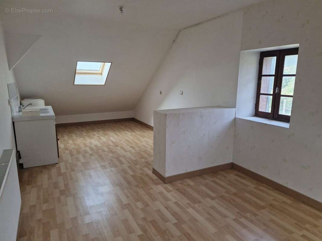 Appartement à SAINT-SULPICE-LAURIERE