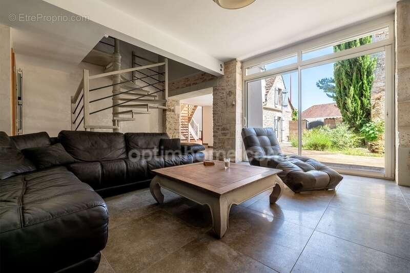 Maison à SAVIGNAC-LES-EGLISES