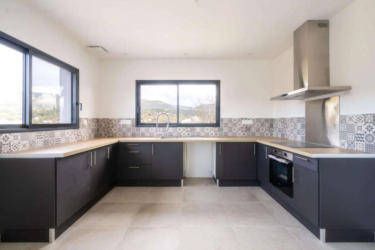 Maison à MOULES-ET-BAUCELS