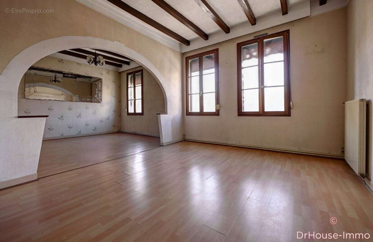 Appartement à AIX-EN-OTHE