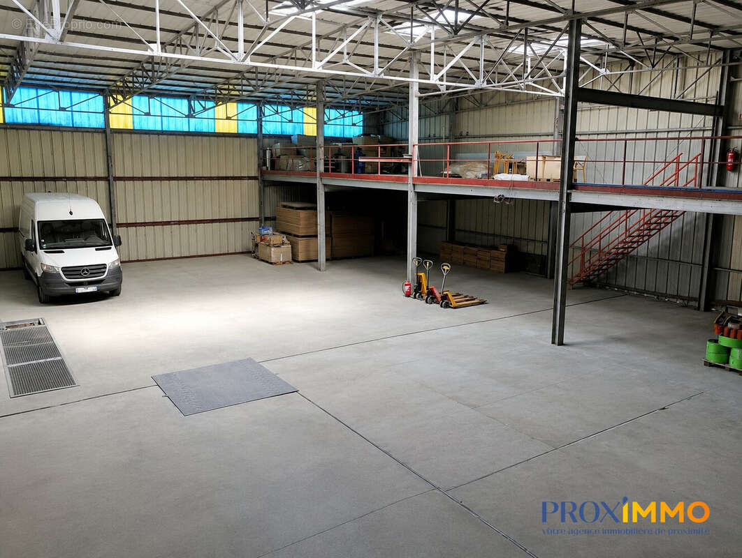 Commerce 470 m² à Bourgoin-Jallieu  - photo 4