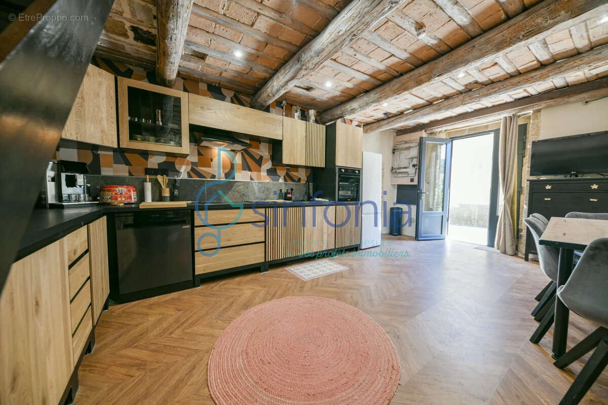 Maison à COLLIAS