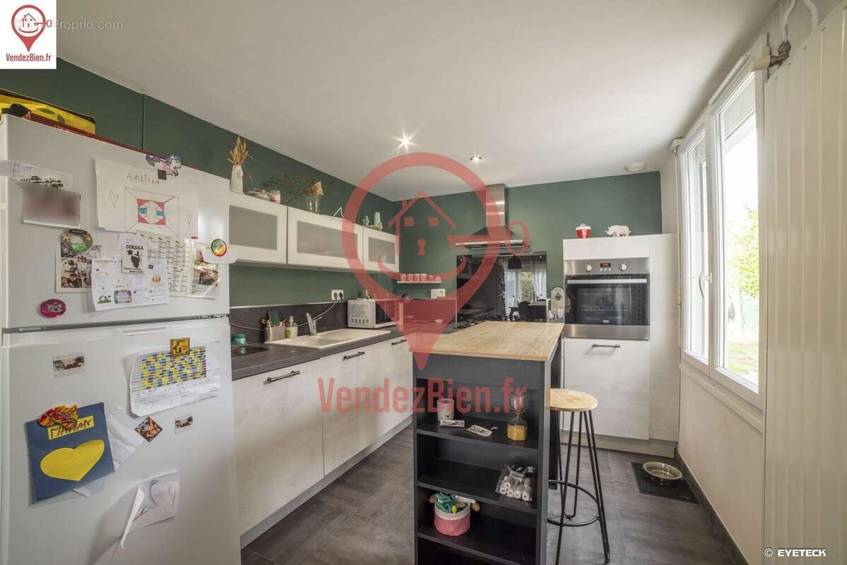 Maison à LA CHAPELLE-SAINT-URSIN