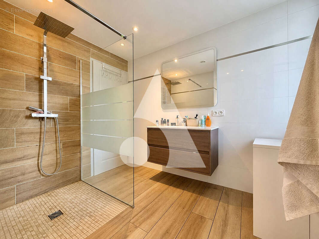 Appartement à AIX-LES-BAINS