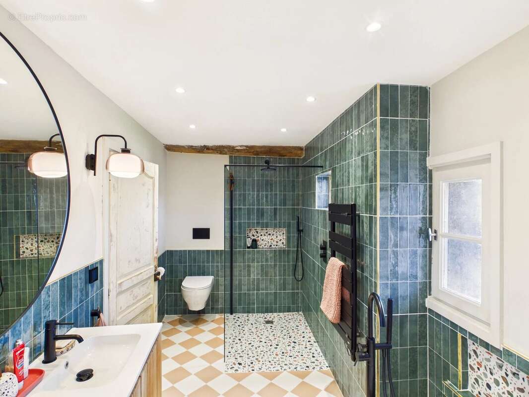 Maison à SALLES-LAVALETTE