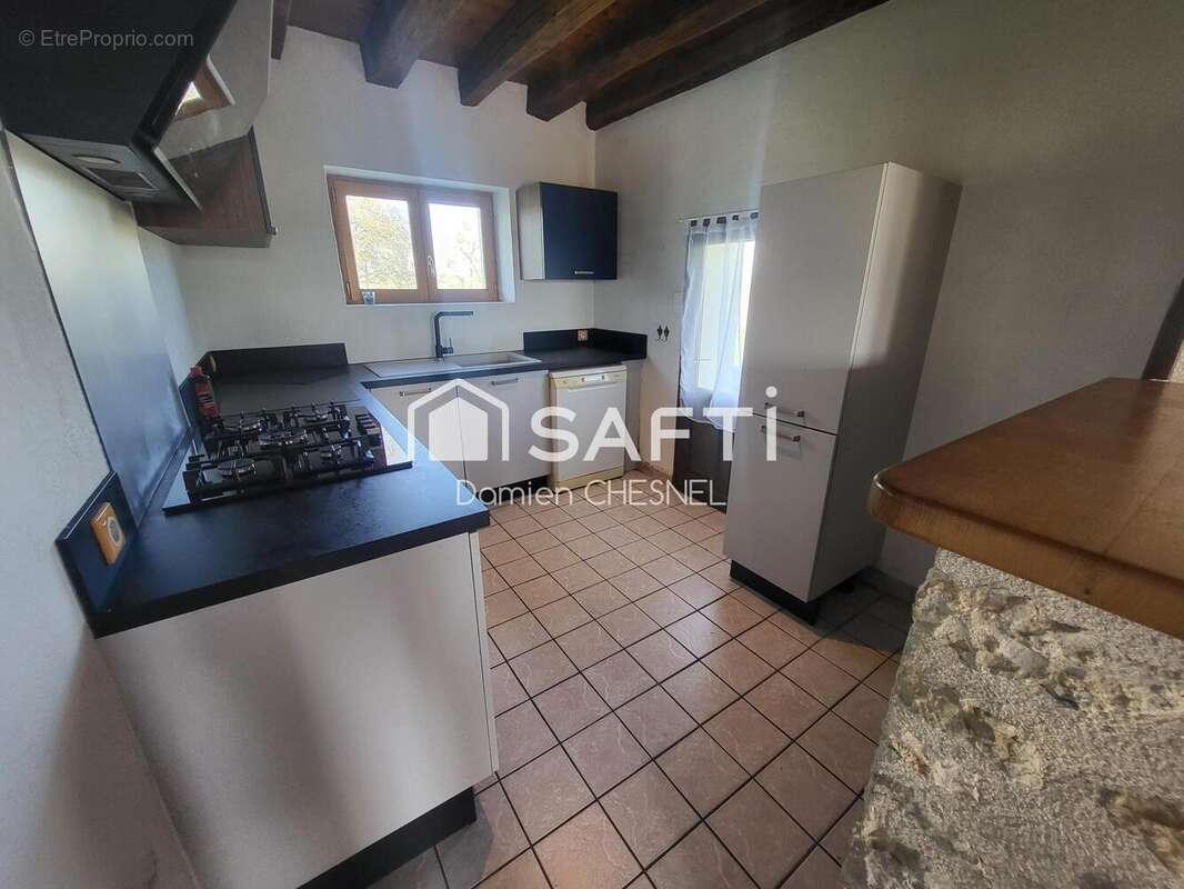 Maison 152 m² à Orcenais  - photo 6
