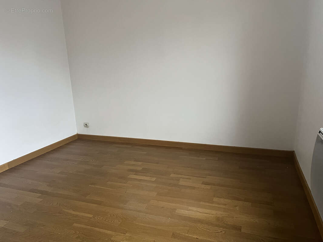 Nevers appartementce type T3, proche de la gare et du centre ville. - photo 13