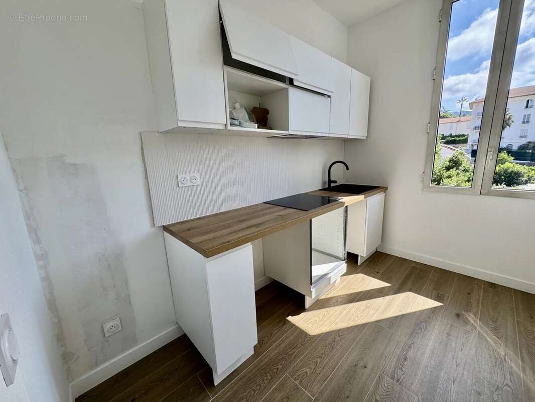 Cannes vente 2 pièces au calme absolu dans maison bourgeoise - photo 3