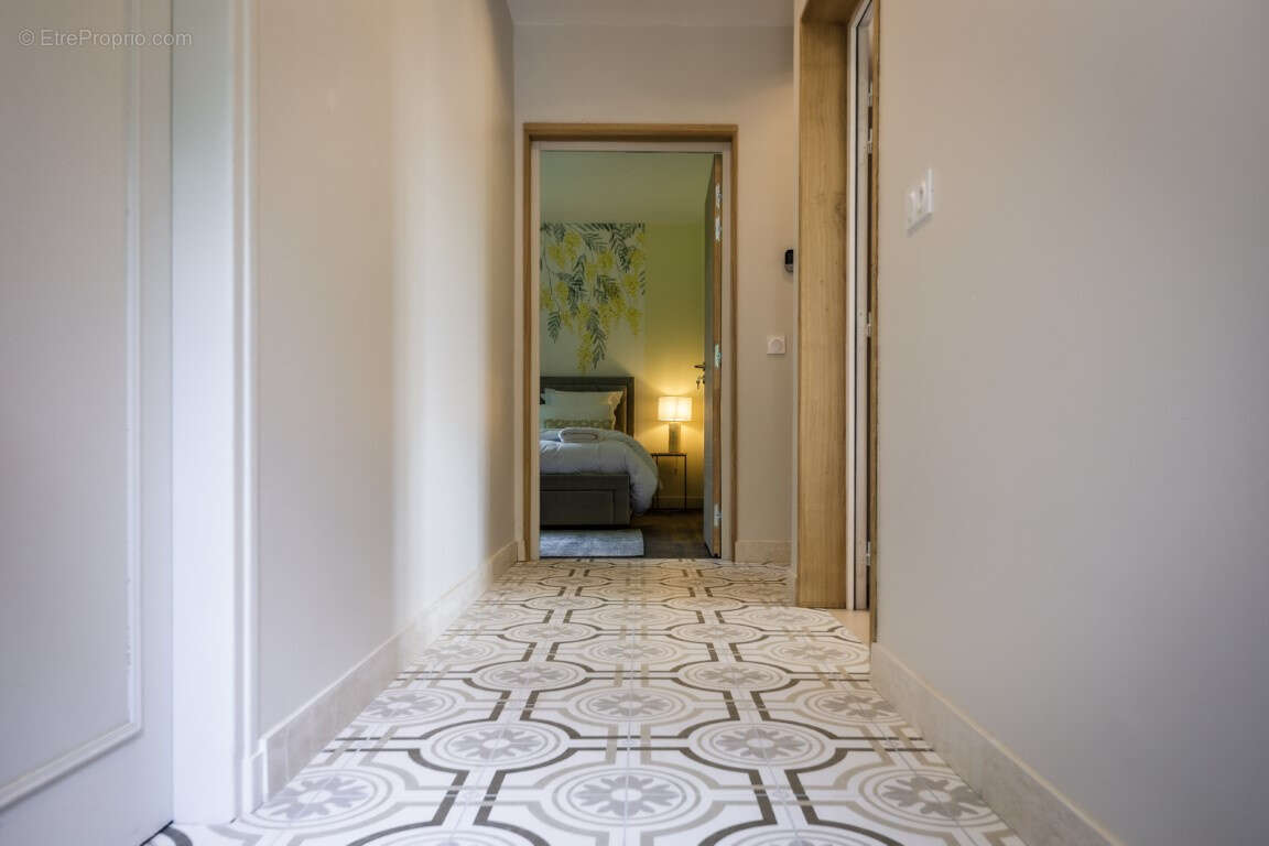 Maison à SEGUR-LE-CHATEAU