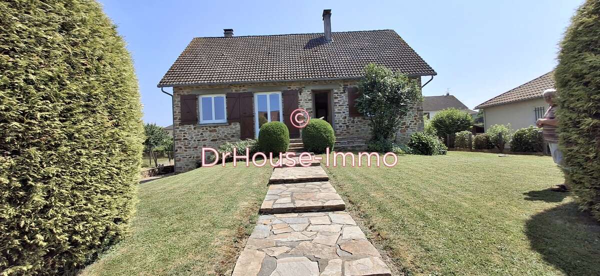 Maison à LANOUAILLE