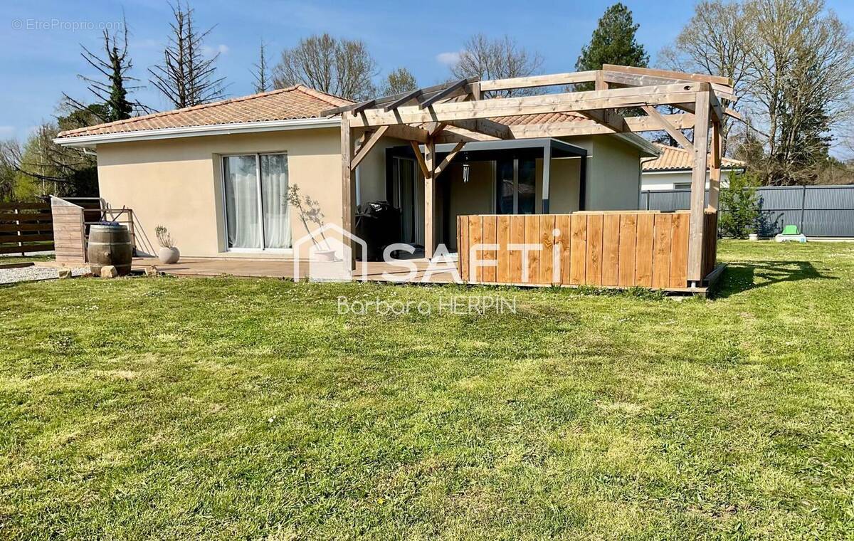 Photo 1 - Maison à SALLES