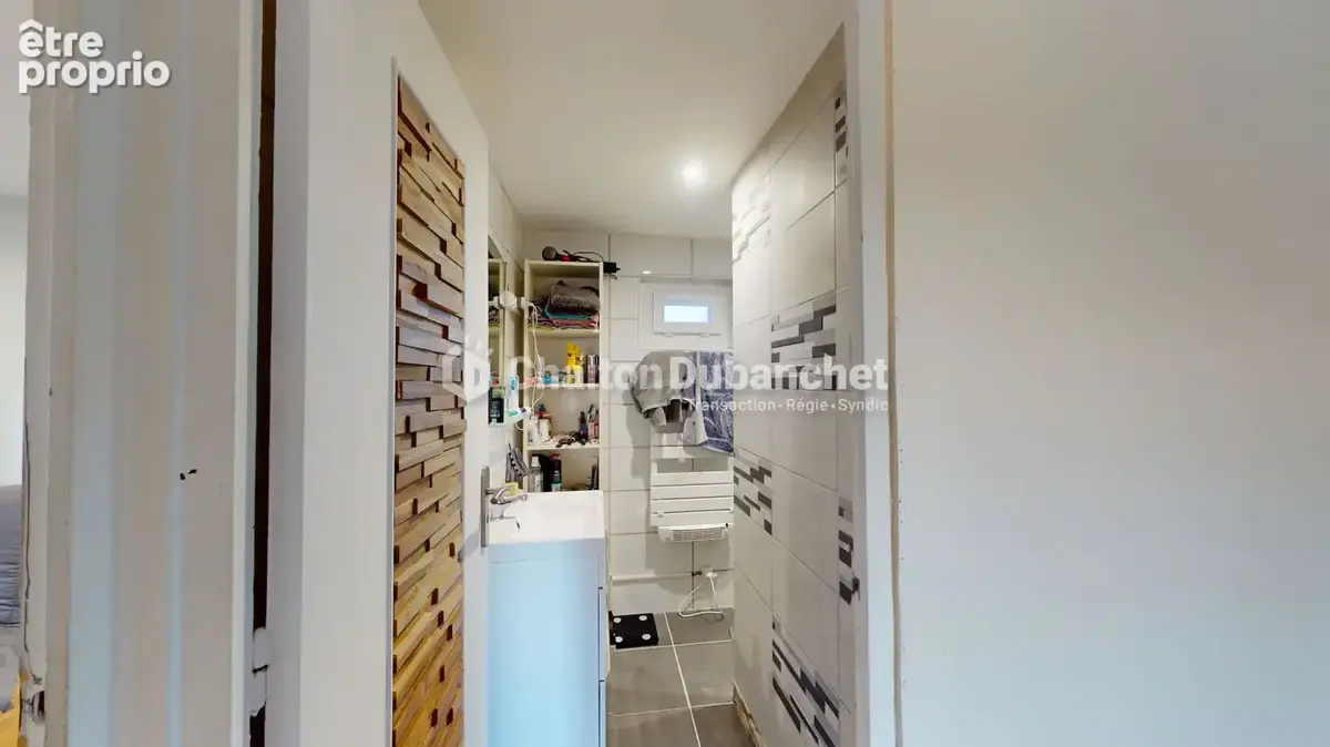 COURS (69) - Maison de ville rénovée de 82 m² avec terrasse - photo 7
