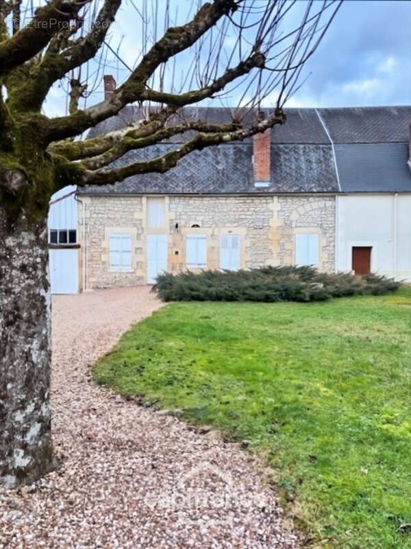 Maison à URZY