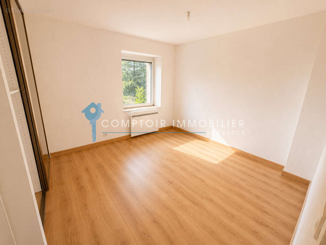 Meyras   Maison individuelle avec 3 800 m2 de terrain attenant, bois et vue dégagée - photo 8