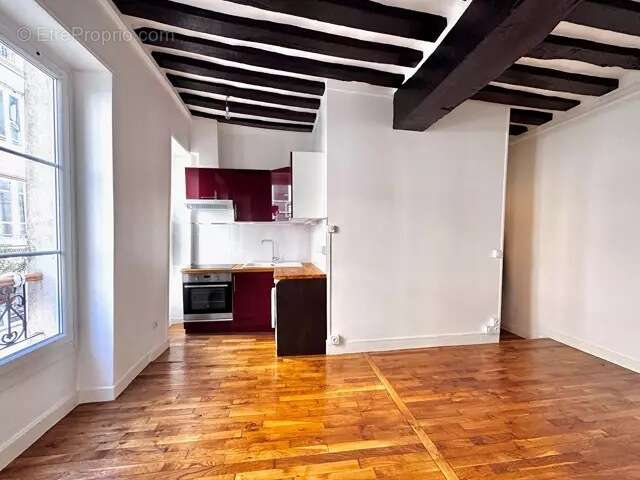 Appartement à PARIS-2E