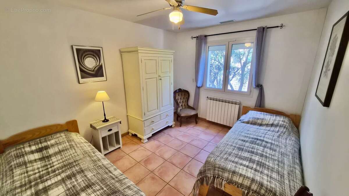 Maison à SAINT-GENIES-DE-FONTEDIT