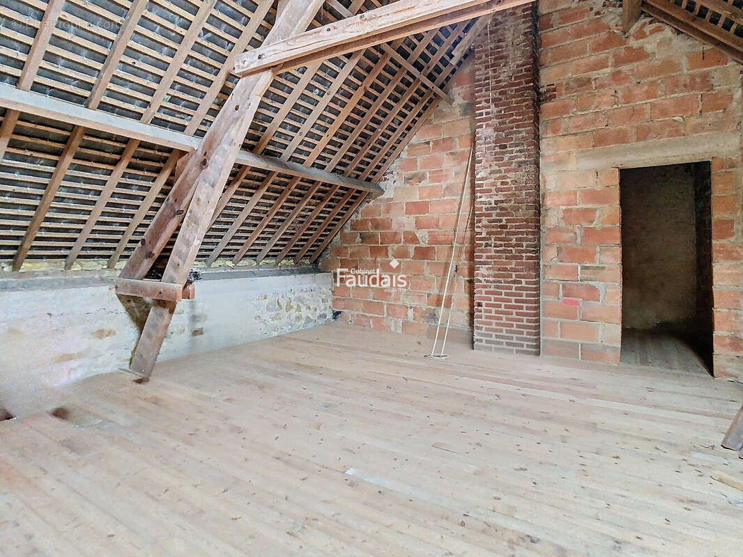 Maison 250 m² à Saint-Sauveur-Le-Vicomte  - photo 9
