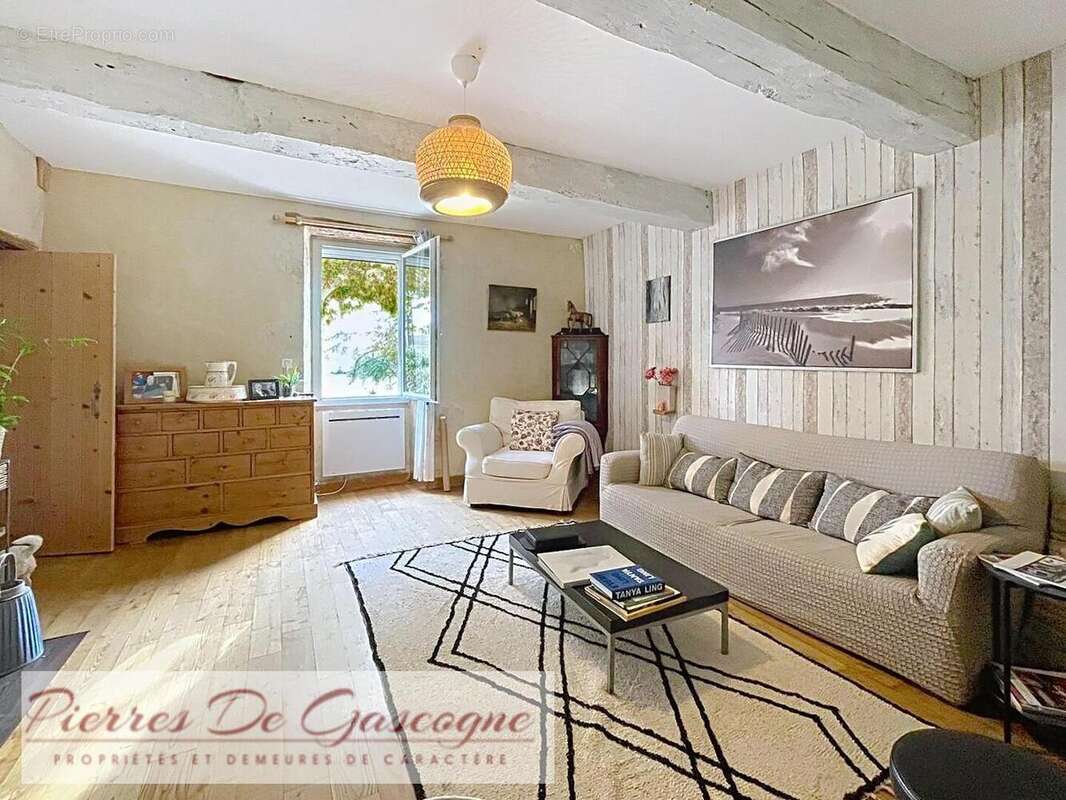 Proche CONDOM - Maison de campagne secteur CASTERA-VERDUZAN sur 10.095m² de terrain. - photo 3