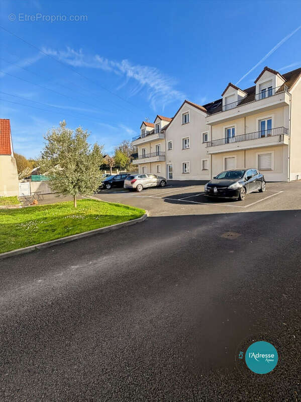 Parking à ORMOY