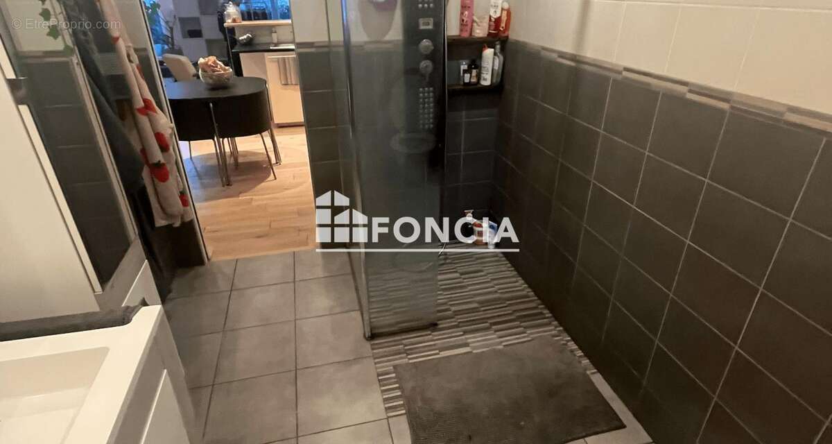 Appartement à VIZILLE