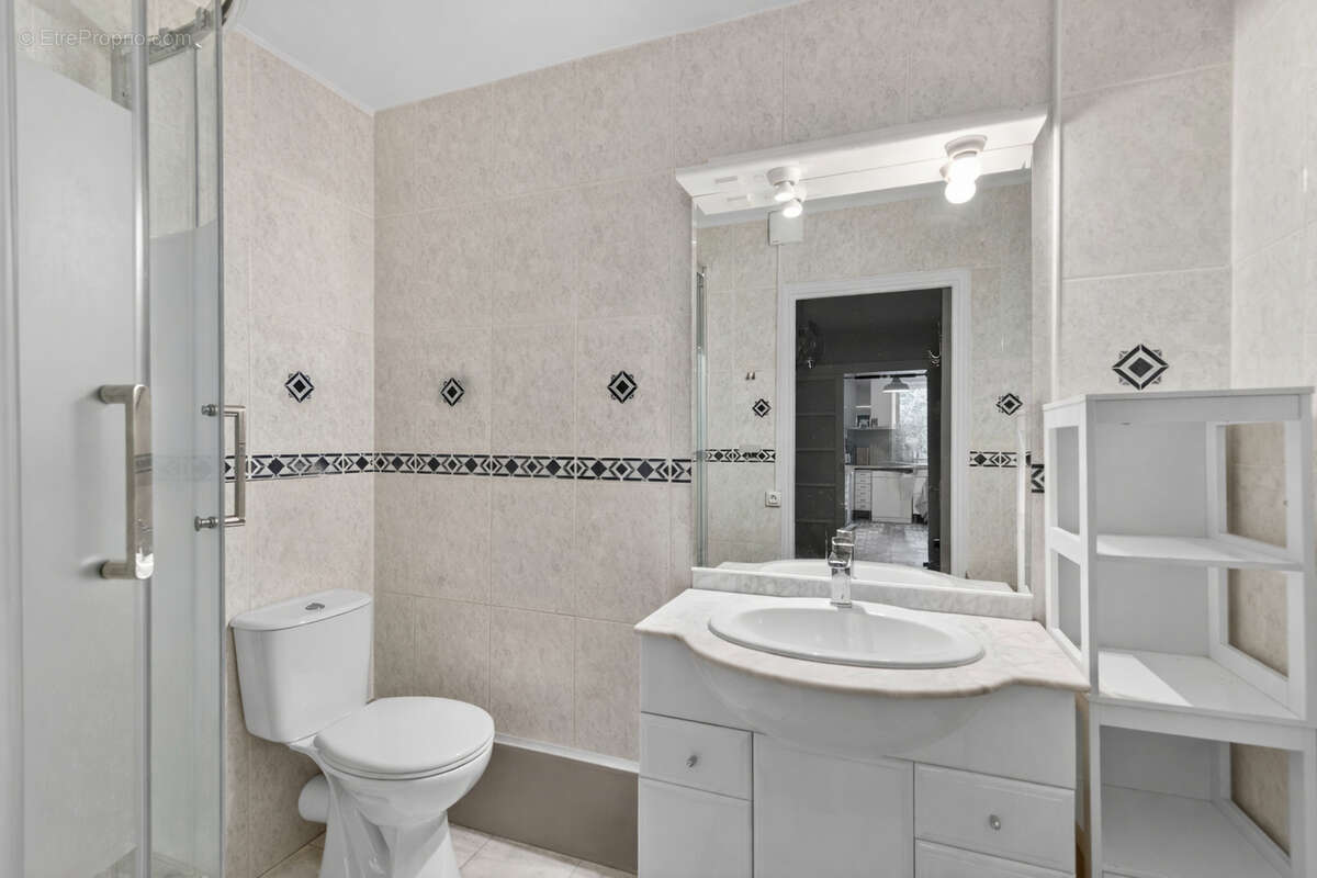 Appartement à PARIS-20E