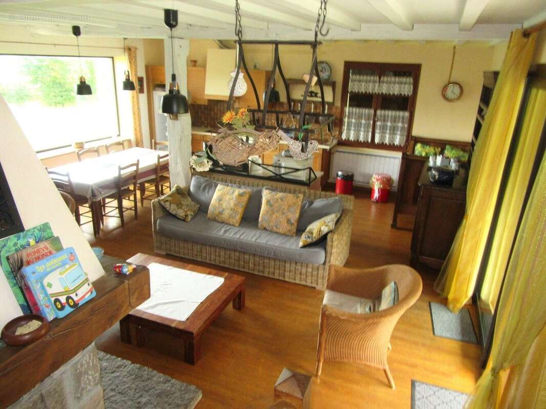 Maison à SALLES-LA-SOURCE