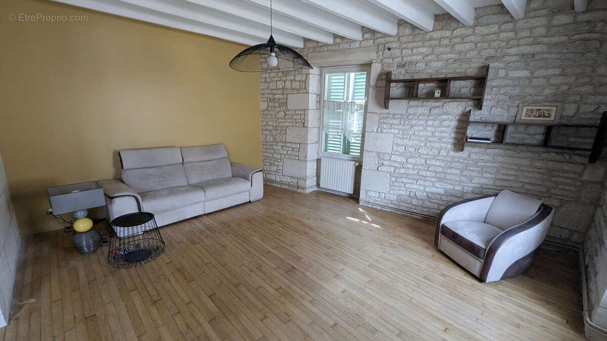 Maison à MAGNE
