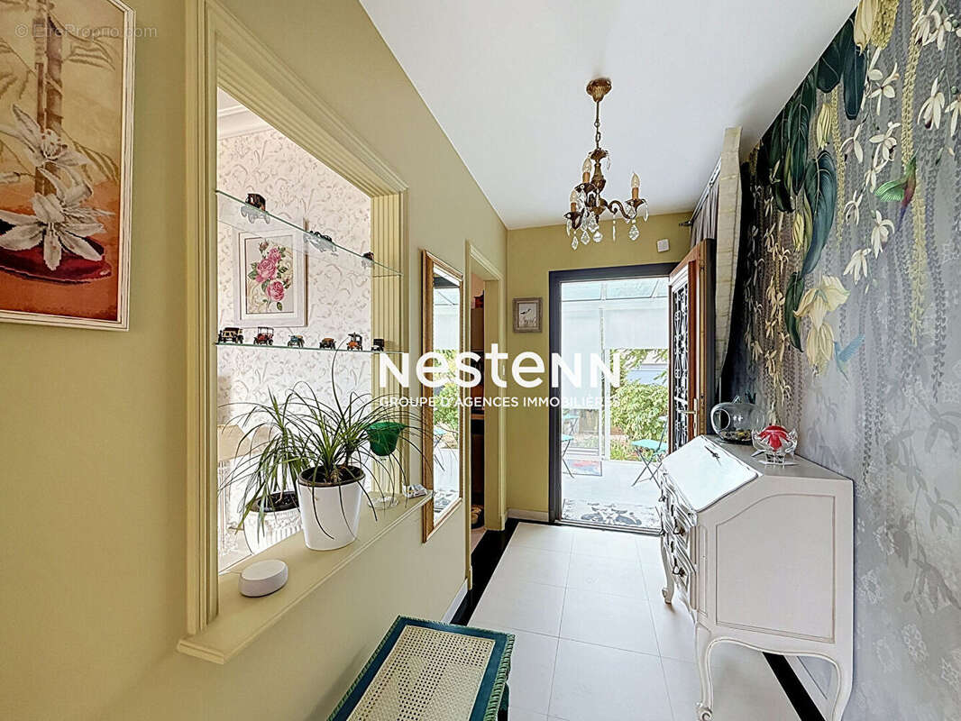 CHAMBRAY LES TOURS - Maison de plain-pied - 3 chambres, garage et jardin 550 m² - photo 6