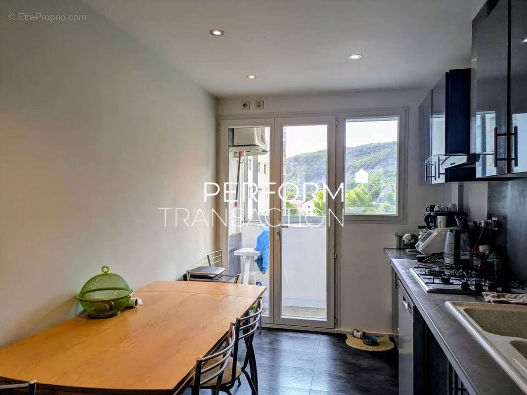 Appartement à SASSENAGE