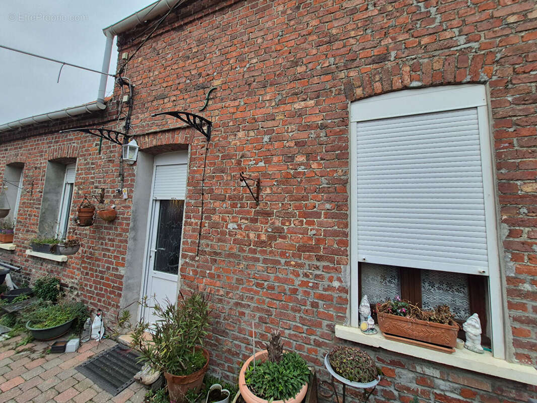 Maison à MONCHAUX-SUR-ECAILLON