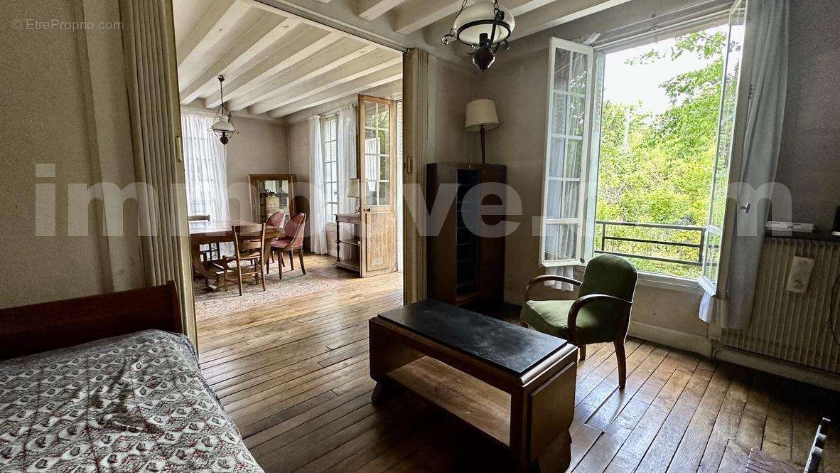 B92BB6DC-DB61-4481-B3E7-439A56BB0C59_1_105_c - Appartement à CHARENTON-LE-PONT