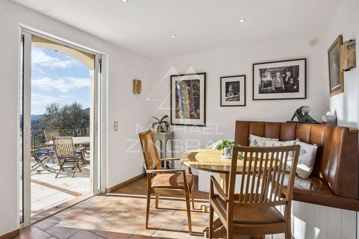 Elegante  Villa position dominante avec vue mer et oliveraie - photo 6