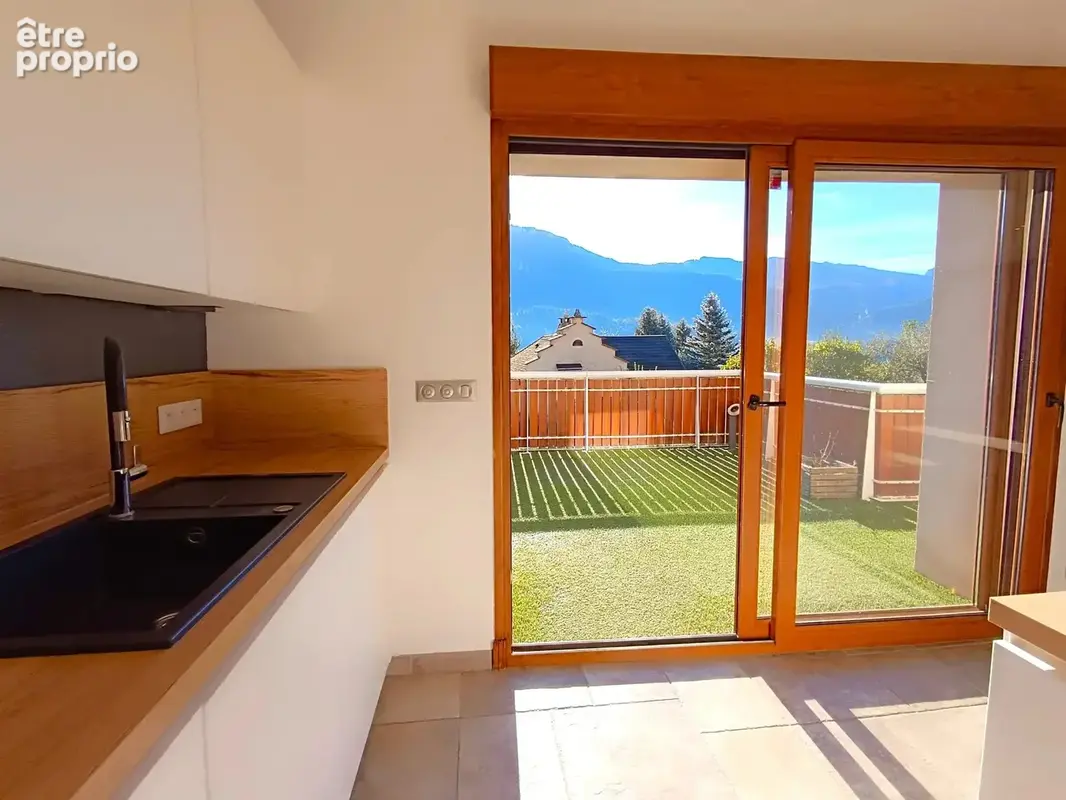 Lans en vercors.Très beau T4 de plus de 122m2 (135m2 sol) ,avec VUE MAGNIFIQUE ! Plus terrasse et double garage . - photo 3