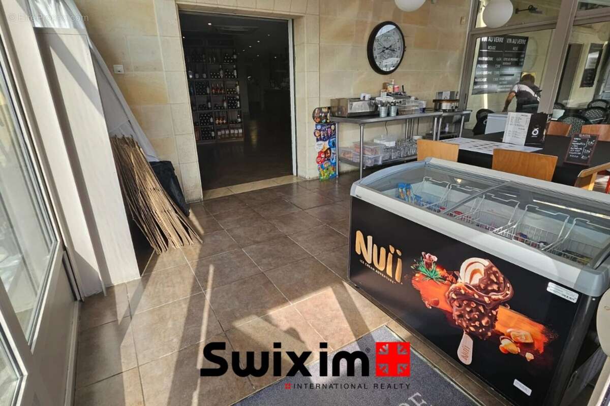 Commerce à PAUILLAC