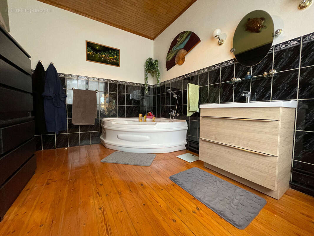 Maison à FACHES-THUMESNIL