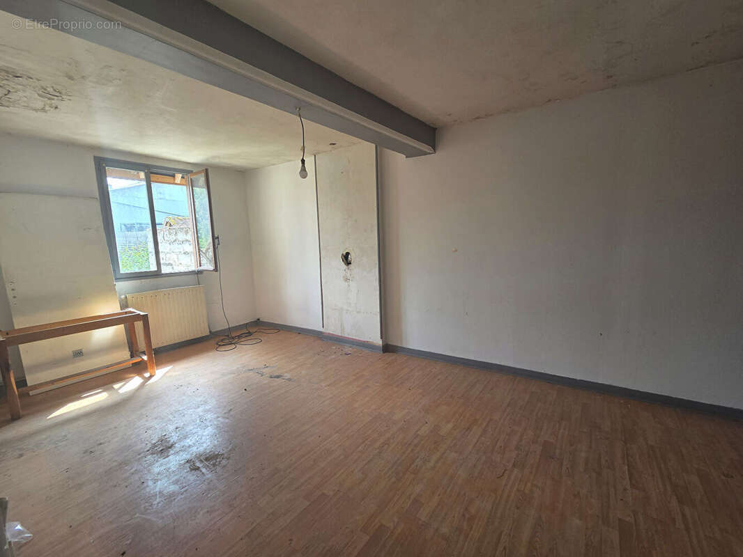 Appartement à SERGINES