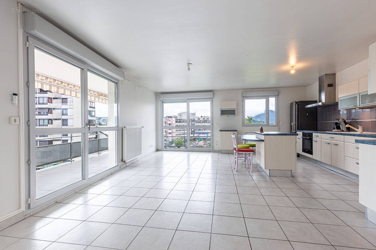 Appartement à MEYTHET