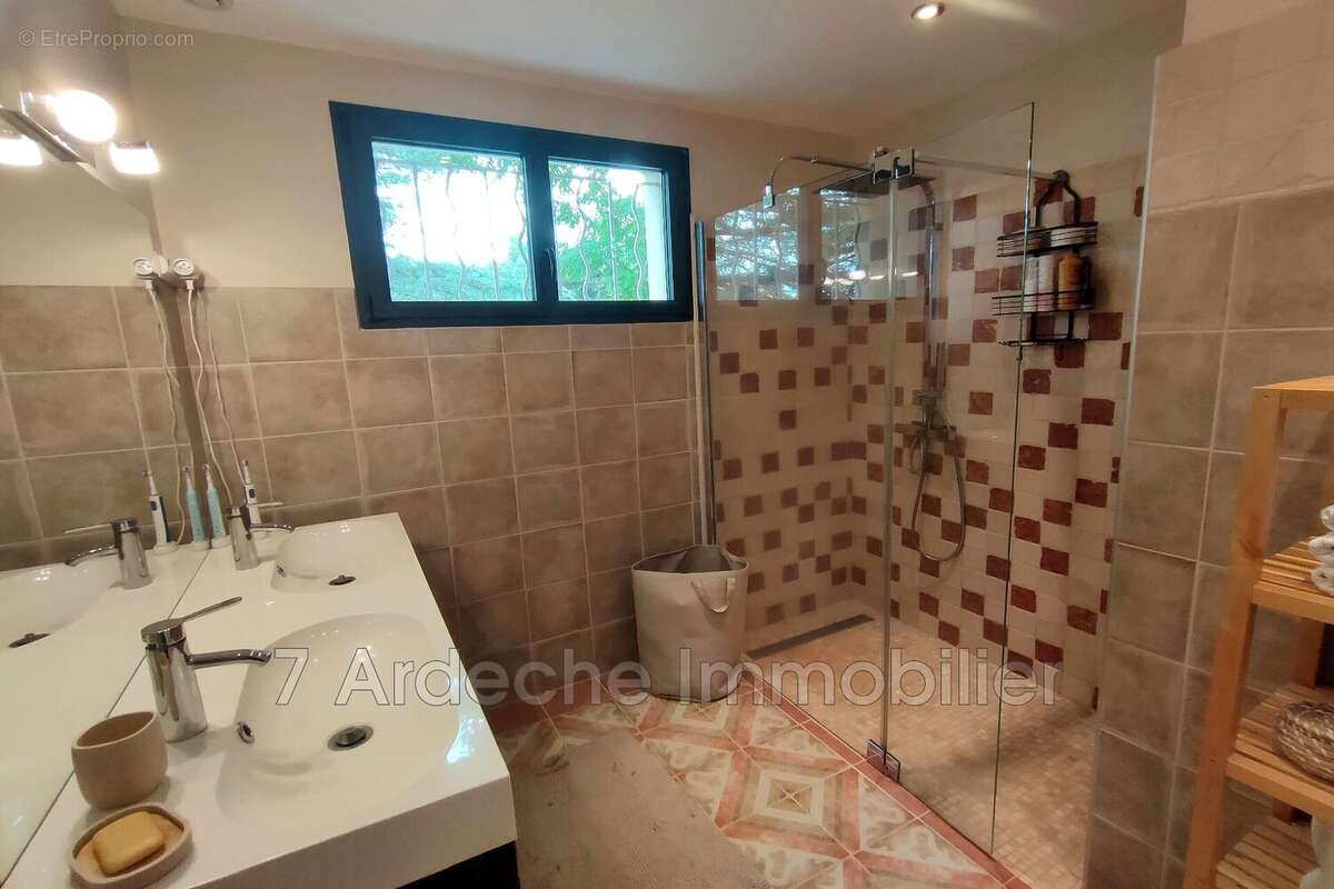 Maison à SAINT-ANDEOL-DE-BERG