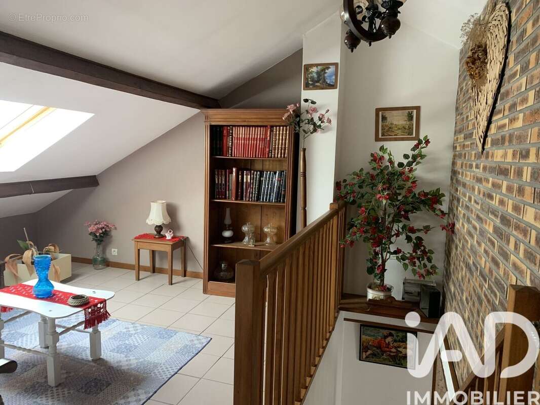 Maison 97 m² à Villeneuve-La-Guyard  - photo 7