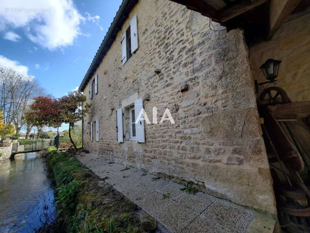 Maison à RUFFEC