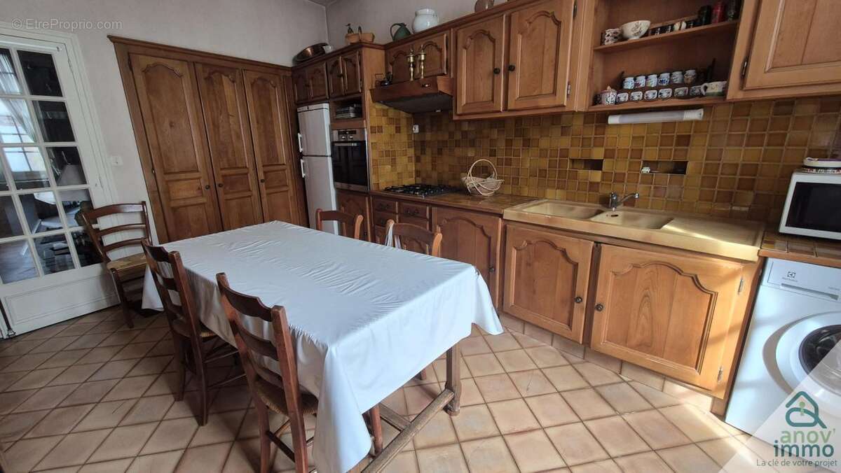 Maison à VILLEBOIS-LAVALETTE