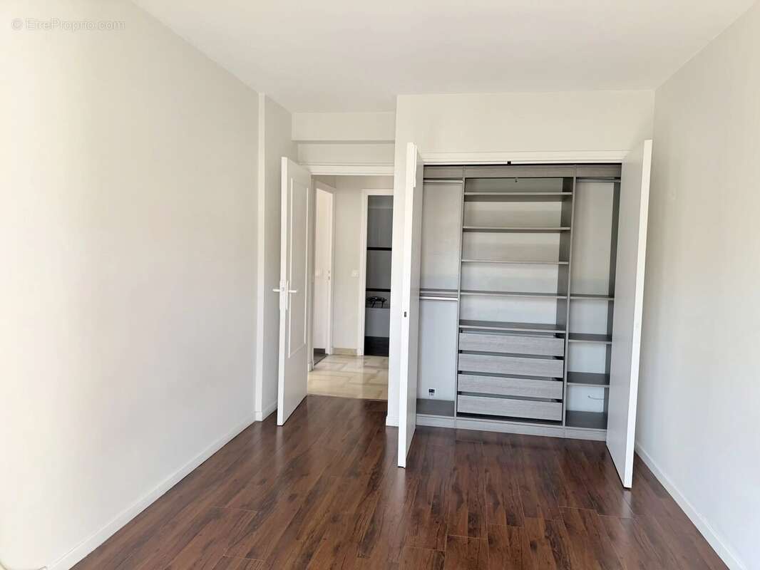 Cannes –anglais/carnot - 3 pièces 66m2 - 2 terrasses 25 m2 - parking sous-sol - cave - climatisation - photo 14