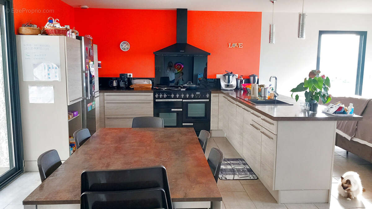 Maison à MONTELIMAR