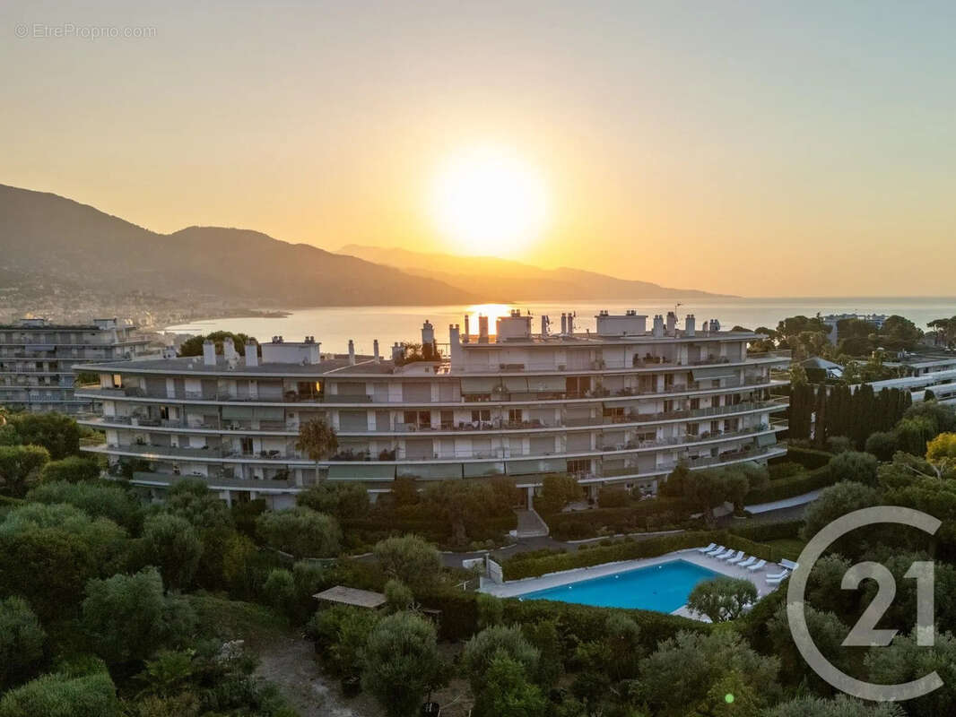 Appartement 126 m² à Roquebrune-Cap-Martin  - photo 17