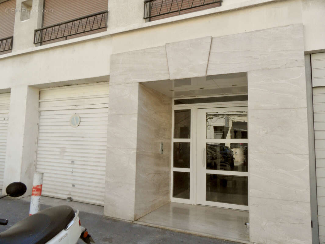Appartement à MARSEILLE-4E