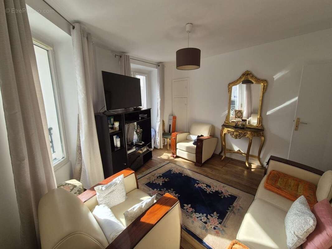 Appartement à PARIS-18E